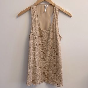 ROBBI & NICKI Latte Crochet Style Flowy Racerback Tank Small